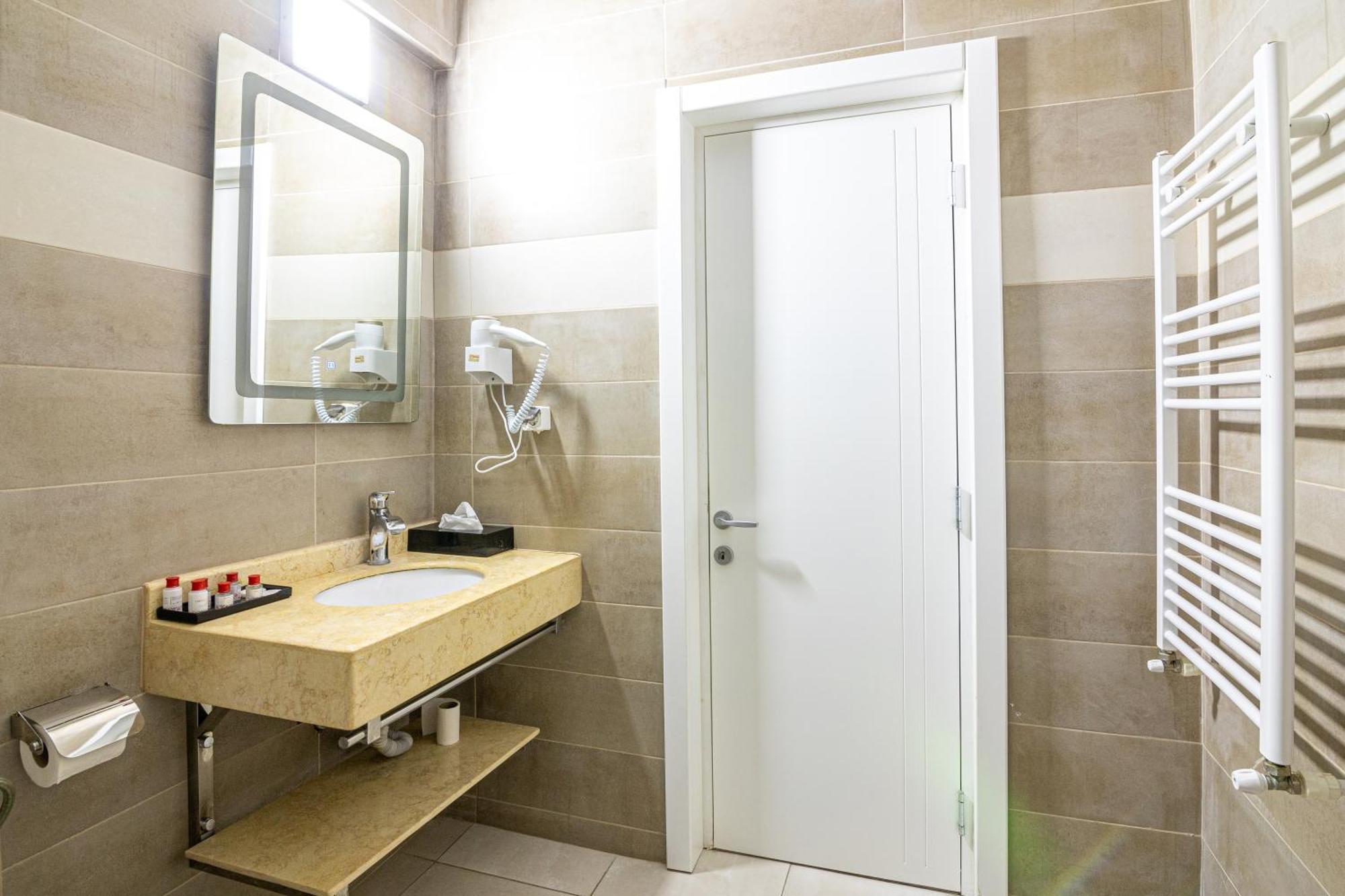 Miramare Residence Aparthotel Năvodari Eksteriør billede