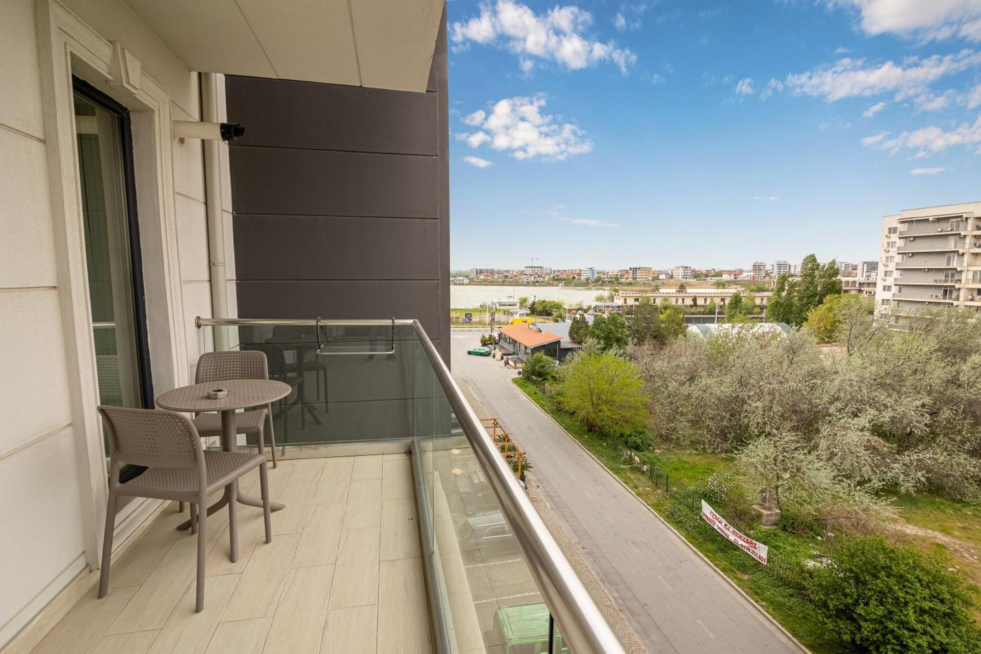 Miramare Residence Aparthotel Năvodari Eksteriør billede